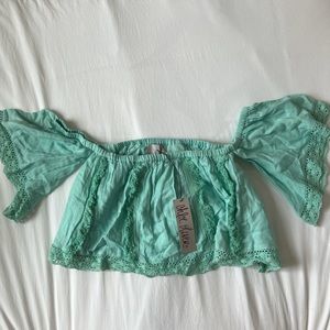 Chloe Oliver | off the shoulder top | size small